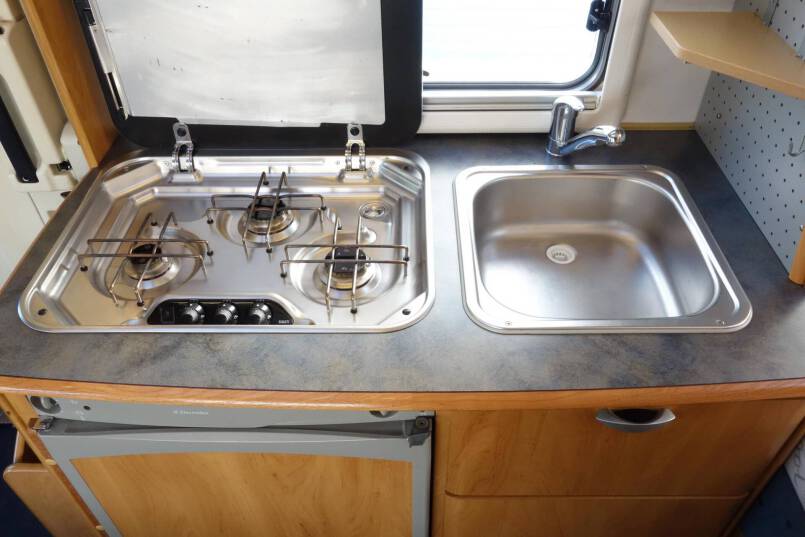 Hymer B 574 Oyster 85, bovenkastjes cabine, uniek! 24
