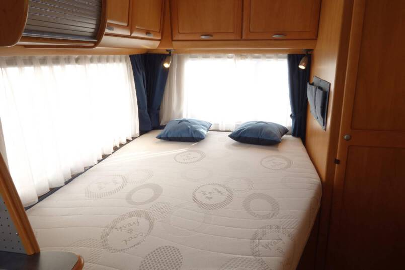 Hymer B 574 Oyster 85, bovenkastjes cabine, uniek! 25