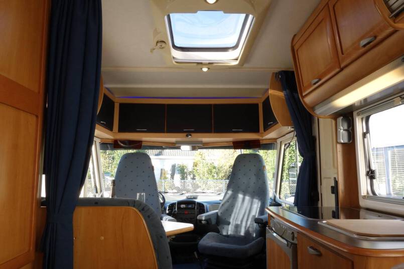 Hymer B 574 Oyster 85, bovenkastjes cabine, uniek! 31
