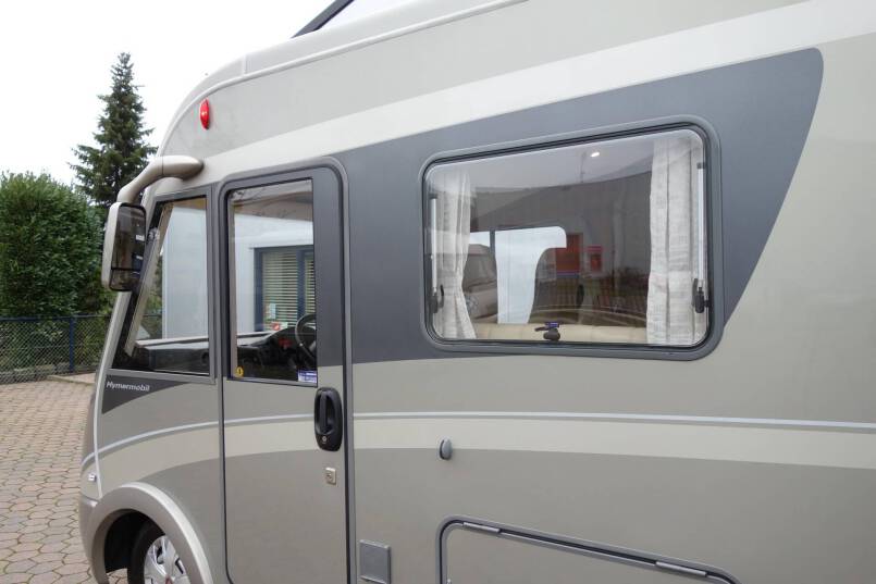 Hymer B 678  AUTOMAAT 3.0 177 pk Serra Grijs, grote garage, 2 aparte bedden 9