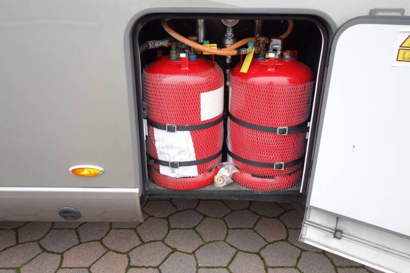 Hymer B 678  AUTOMAAT 3.0 177 pk Serra Grijs, grote garage, 2 aparte bedden 14