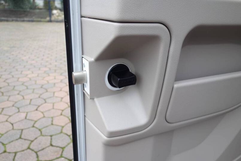Hymer B 678  AUTOMAAT 3.0 177 pk Serra Grijs, grote garage, 2 aparte bedden 16