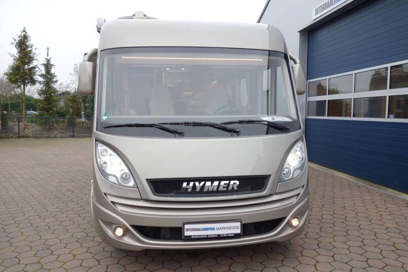 Hymer B 678  AUTOMAAT 3.0 177 pk Serra Grijs, grote garage, 2 aparte bedden 1