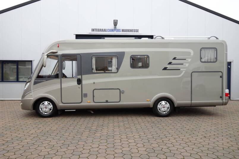 Hymer B 678  AUTOMAAT 3.0 177 pk Serra Grijs, grote garage, 2 aparte bedden 2