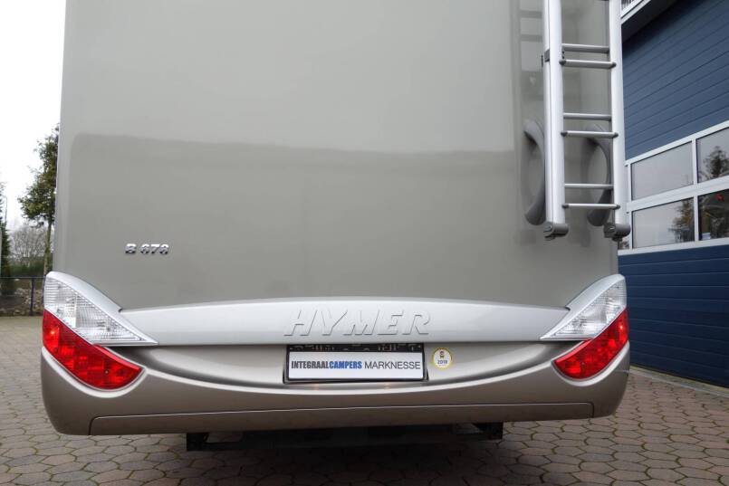 Hymer B 678  AUTOMAAT 3.0 177 pk Serra Grijs, grote garage, 2 aparte bedden 3