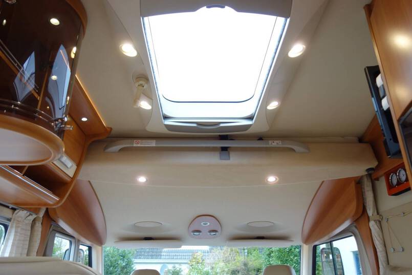 Hymer B 678  AUTOMAAT 3.0 177 pk Serra Grijs, grote garage, 2 aparte bedden 39