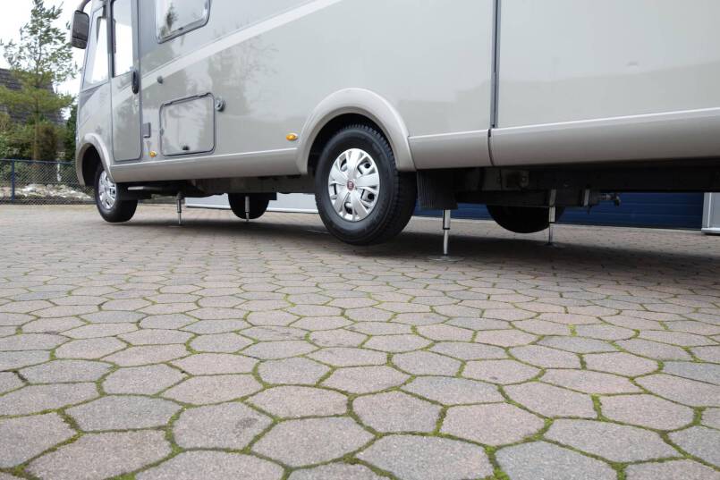 Hymer B 678  AUTOMAAT 3.0 177 pk Serra Grijs, grote garage, 2 aparte bedden 6