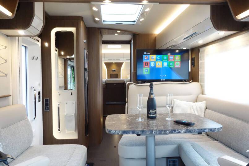 Hymer B 704 SL SupremeLine AUTOMAAT, 180 pk, 2 aparte bedden 30