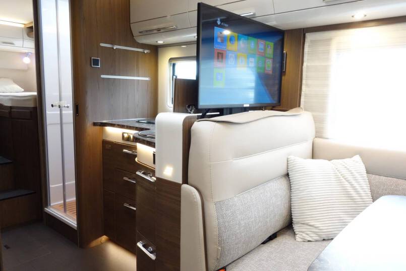 Hymer B 704 SL SupremeLine AUTOMAAT, 180 pk, 2 aparte bedden 32