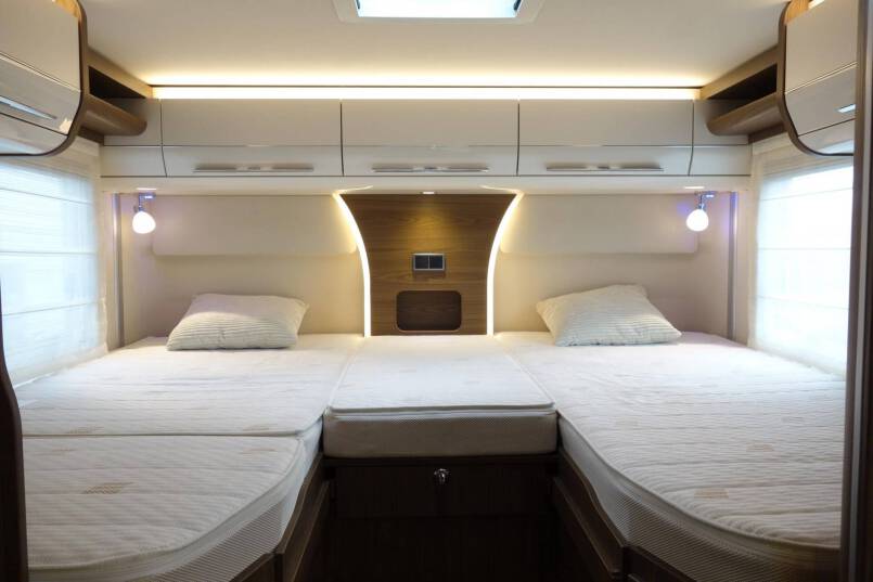 Hymer B 704 SL SupremeLine AUTOMAAT, 180 pk, 2 aparte bedden 38
