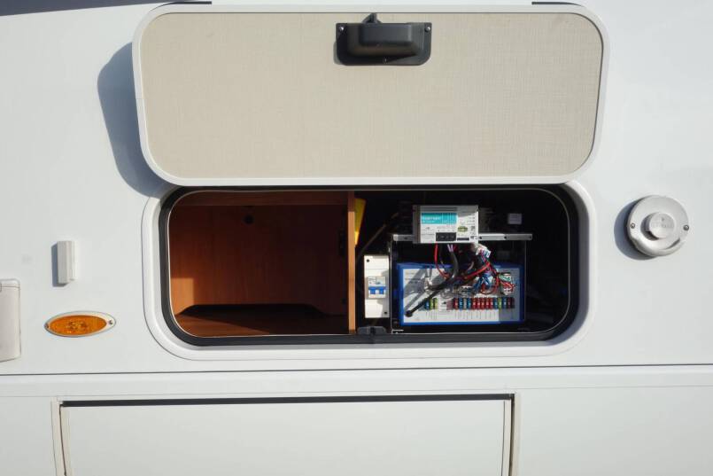 Hymer ML I 630  V6 AUTOMAAT, 190 pk, Queensbed 14