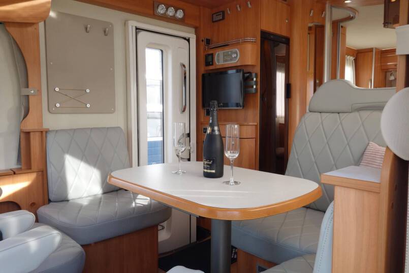 Hymer ML I 630  V6 AUTOMAAT, 190 pk, Queensbed 23