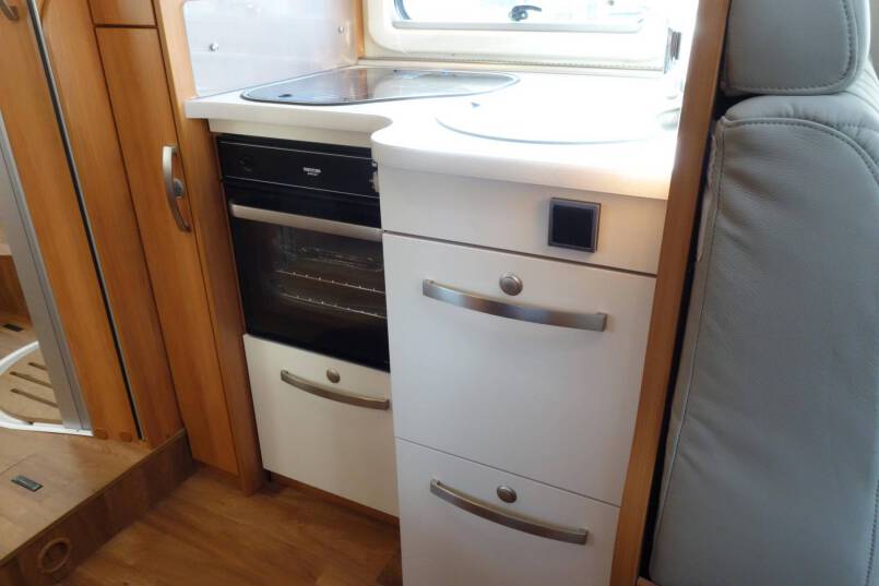 Hymer ML I 630  V6 AUTOMAAT, 190 pk, Queensbed 29