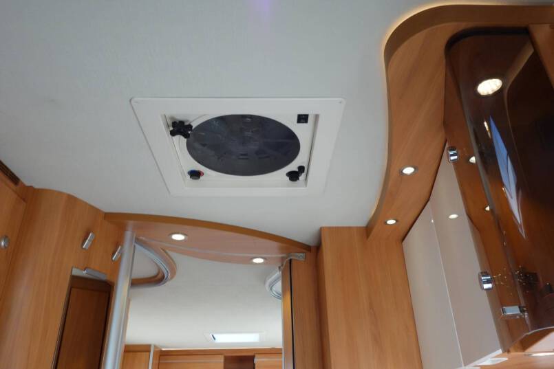 Hymer ML I 630  V6 AUTOMAAT, 190 pk, Queensbed 34