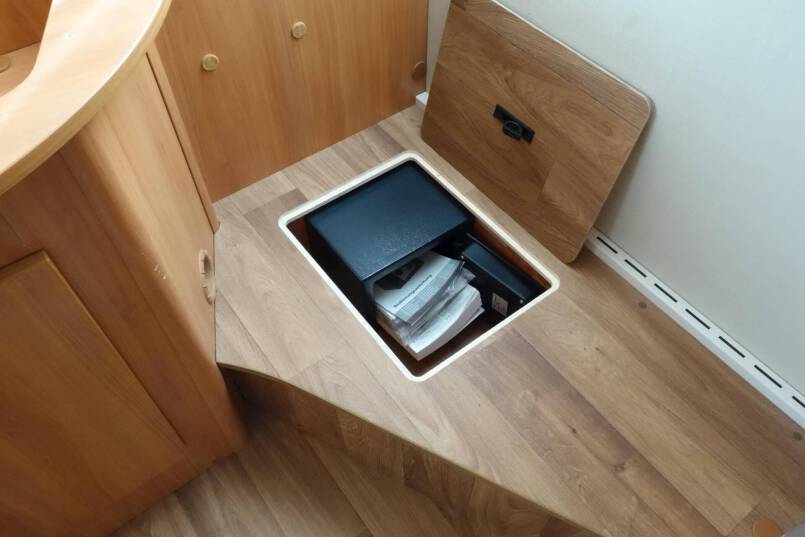 Hymer ML I 630  V6 AUTOMAAT, 190 pk, Queensbed 39