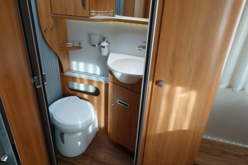 Hymer ML I 630  V6 AUTOMAAT, 190 pk, Queensbed 43