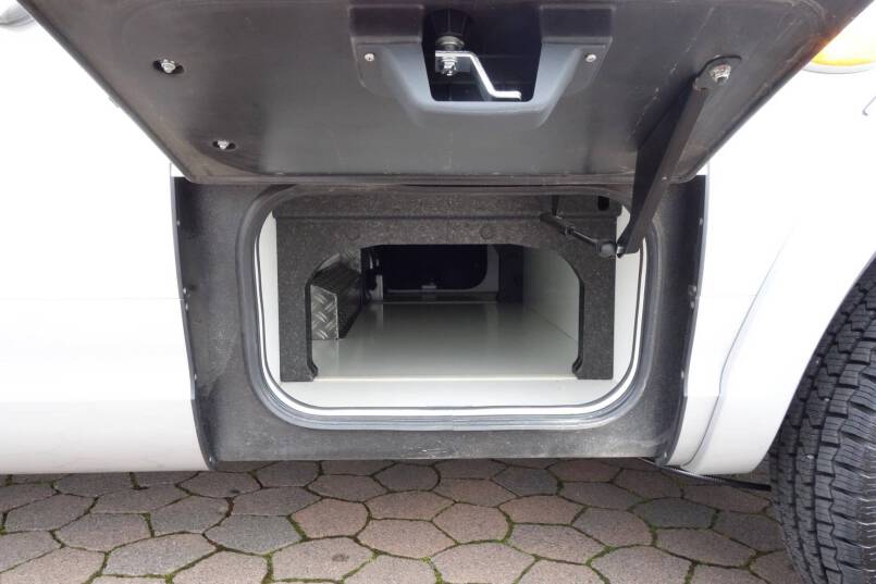 Hymer B-sl 674 SupremeLine AUTOMAAT, 180 pk, Crystal-Zilver metallic, 2 aparte bedden 15