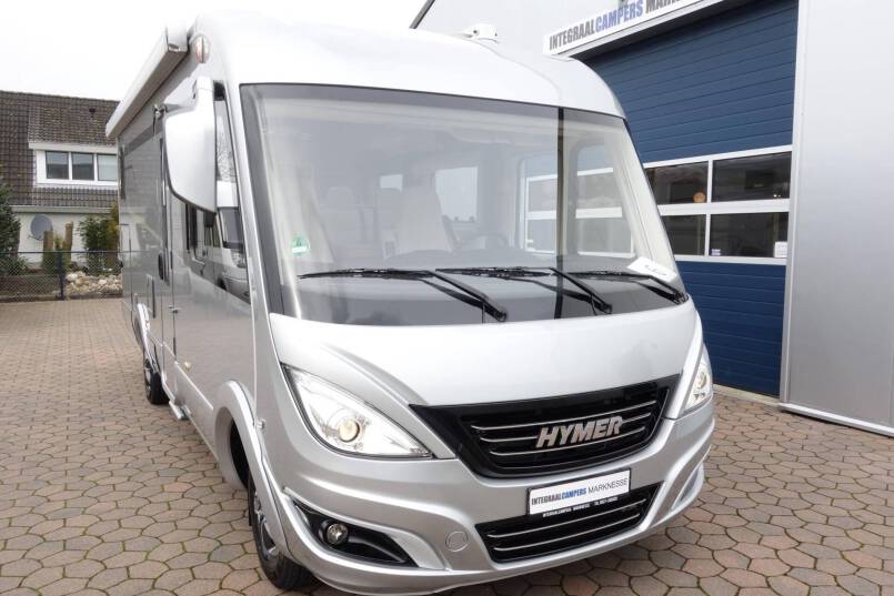 Hymer B-sl 674 SupremeLine AUTOMAAT, 180 pk, Crystal-Zilver metallic, 2 aparte bedden 1