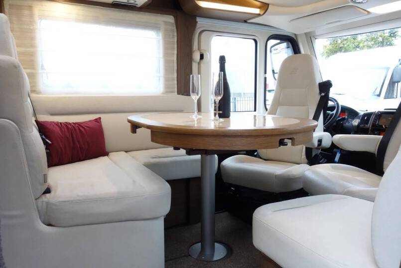 Hymer B-sl 674 SupremeLine AUTOMAAT, 180 pk, Crystal-Zilver metallic, 2 aparte bedden 24