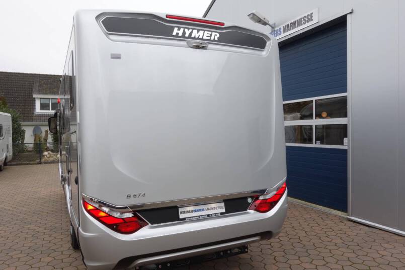 Hymer B-sl 674 SupremeLine AUTOMAAT, 180 pk, Crystal-Zilver metallic, 2 aparte bedden 3