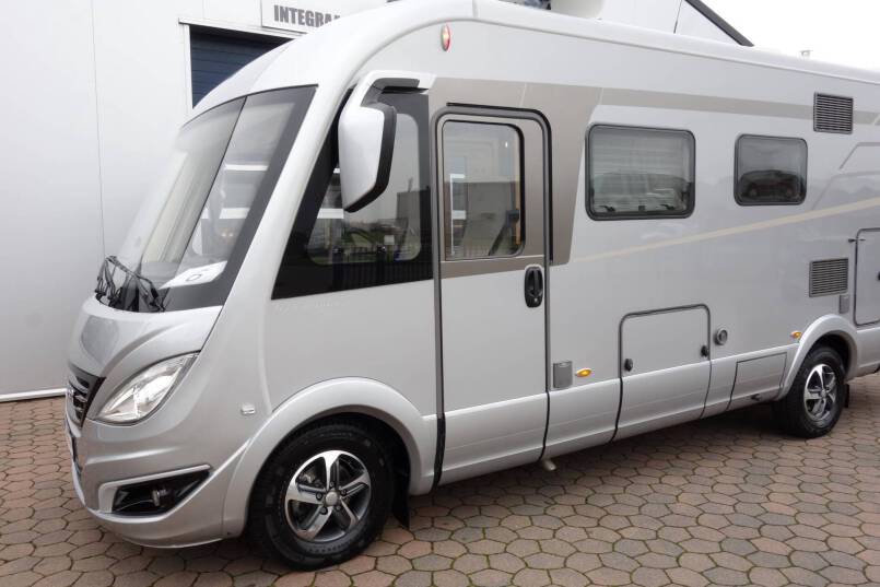 Hymer B-sl 674 SupremeLine AUTOMAAT, 180 pk, Crystal-Zilver metallic, 2 aparte bedden 8