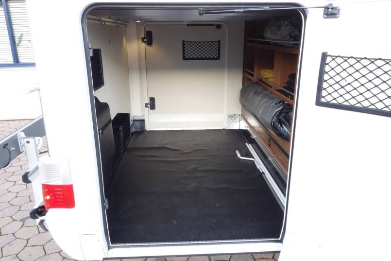 Hymer B 594 PL AUTOMAAT, 180 pk PremiumLine, bovenkastjes cabine 12