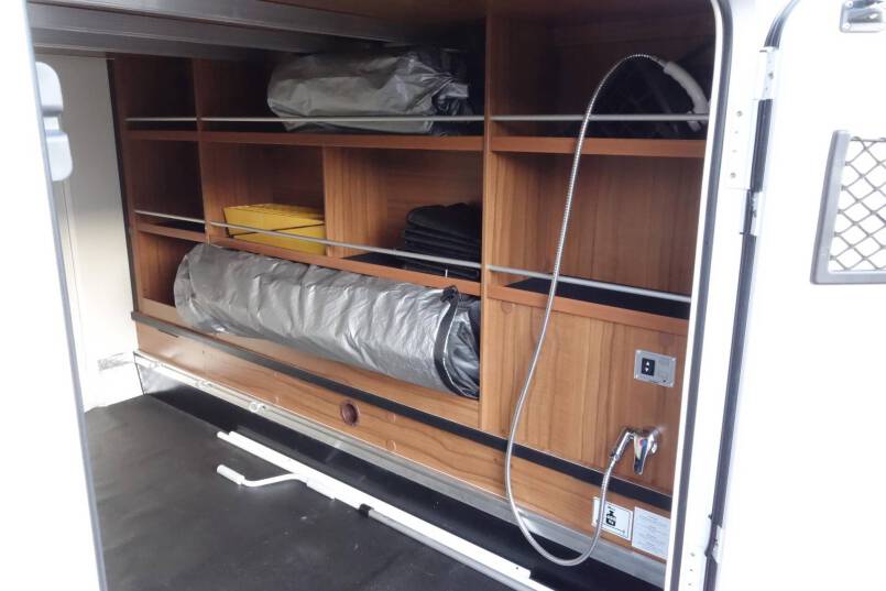 Hymer B 594 PL AUTOMAAT, 180 pk PremiumLine, bovenkastjes cabine 13