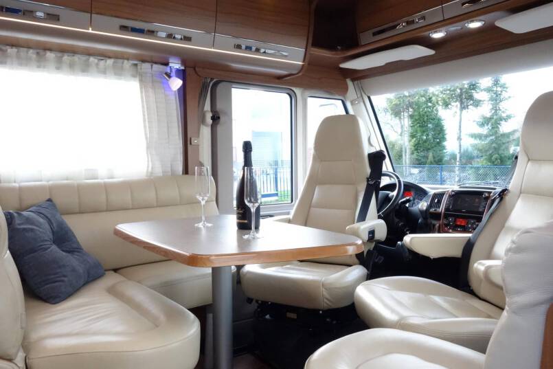 Hymer B 594 PL AUTOMAAT, 180 pk PremiumLine, bovenkastjes cabine 24