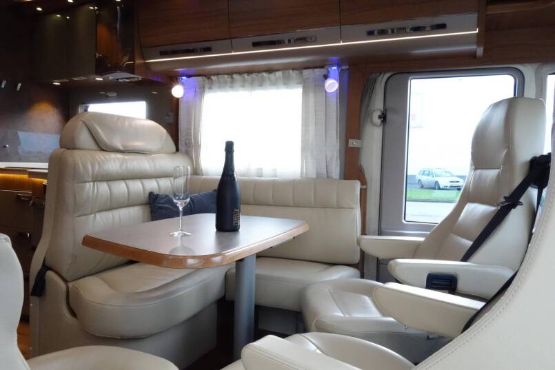 Hymer B 594 PL AUTOMAAT, 180 pk PremiumLine, bovenkastjes cabine 25