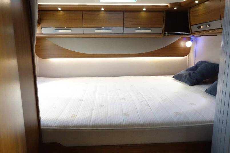 Hymer B 594 PL AUTOMAAT, 180 pk PremiumLine, bovenkastjes cabine 34