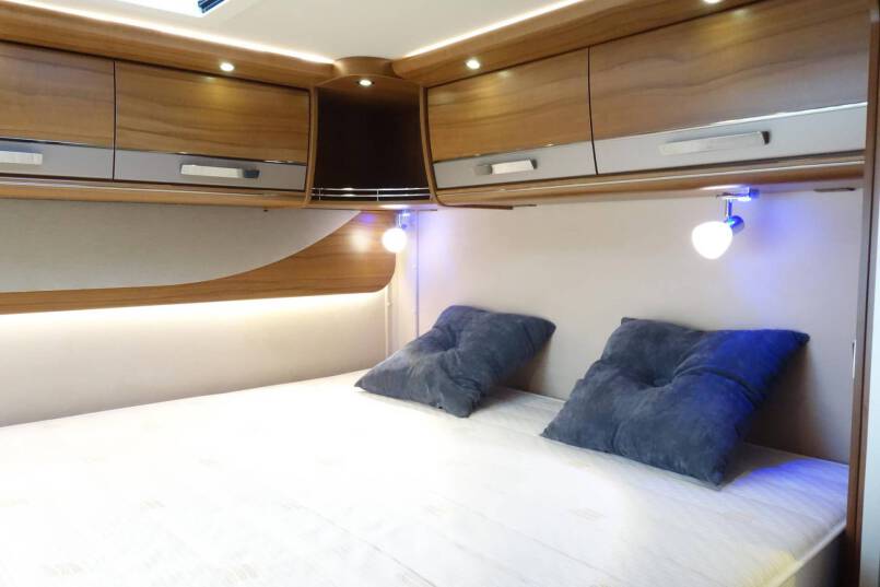 Hymer B 594 PL AUTOMAAT, 180 pk PremiumLine, bovenkastjes cabine 35