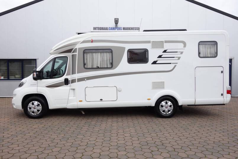 Hymer T 588 SL 150 pk, enkele bedden, hoekkeuken, garage 2