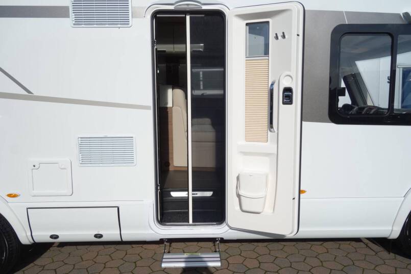 Hymer B 704 SL SupremeLine AUTOMAAT, 180 pk, 2 aparte bedden 14