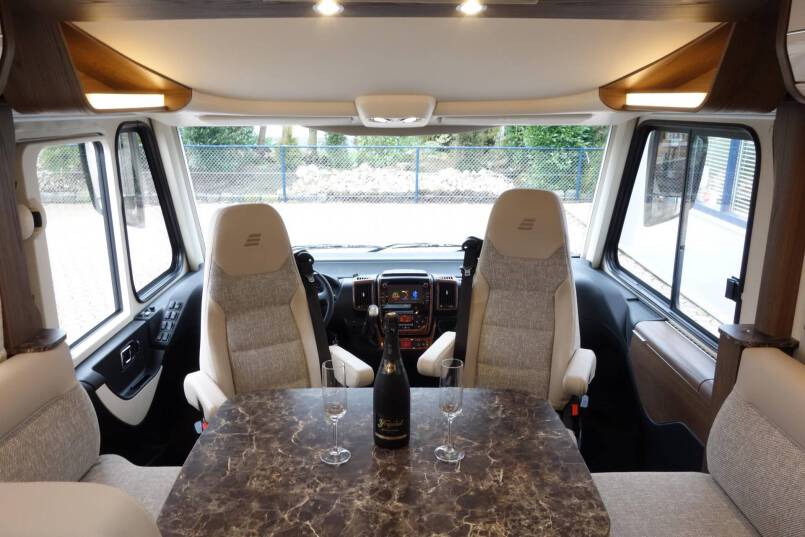 Hymer B 704 SL SupremeLine AUTOMAAT, 180 pk, 2 aparte bedden 19
