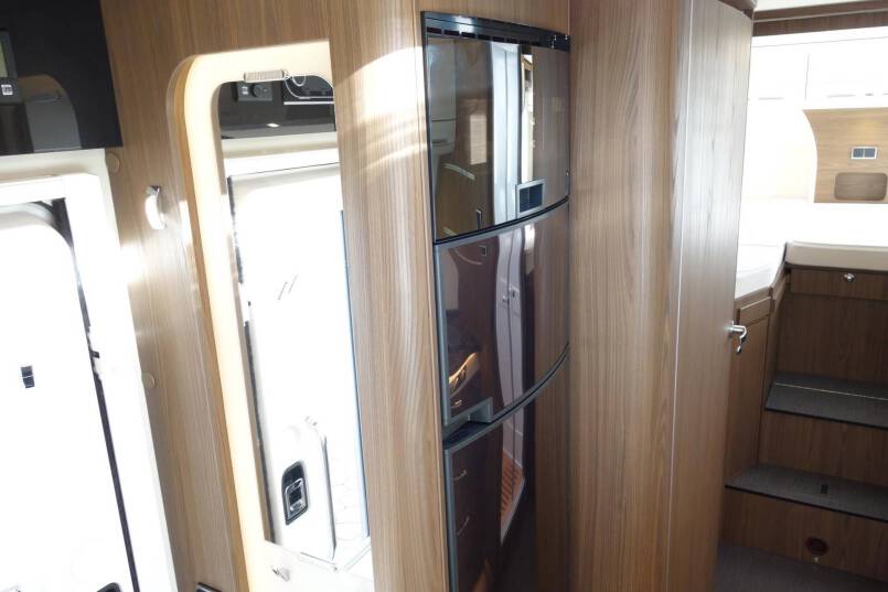 Hymer B 704 SL SupremeLine AUTOMAAT, 180 pk, 2 aparte bedden 26
