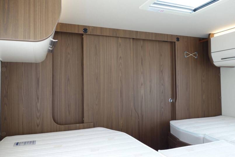 Hymer B 704 SL SupremeLine AUTOMAAT, 180 pk, 2 aparte bedden 31