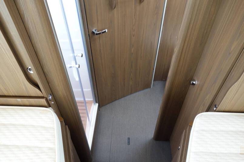 Hymer B 704 SL SupremeLine AUTOMAAT, 180 pk, 2 aparte bedden 33