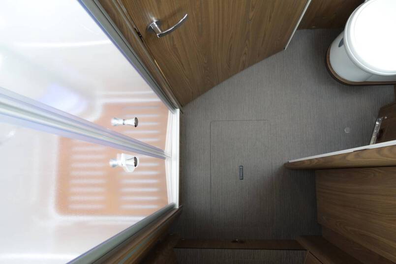Hymer B 704 SL SupremeLine AUTOMAAT, 180 pk, 2 aparte bedden 34