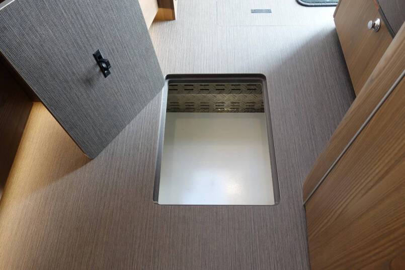 Hymer B 704 SL SupremeLine AUTOMAAT, 180 pk, 2 aparte bedden 40