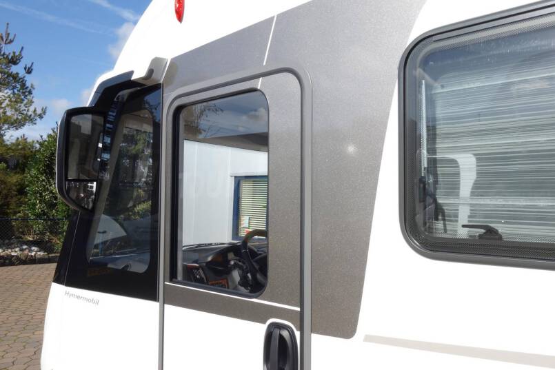 Hymer B 704 SL SupremeLine AUTOMAAT, 180 pk, 2 aparte bedden 8