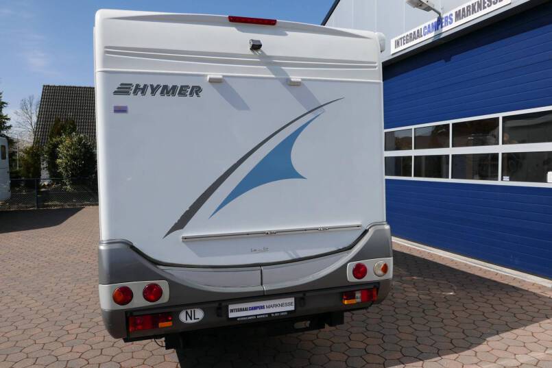 Hymer B 674 G L-zit, enkele bedden, bovenkastjes cabine, grote garage 3