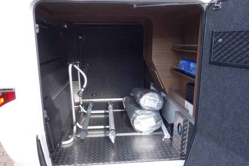 Hymer B 674 SL SupremeLine AUTOMAAT, 180 pk, 2 aparte bedden 13