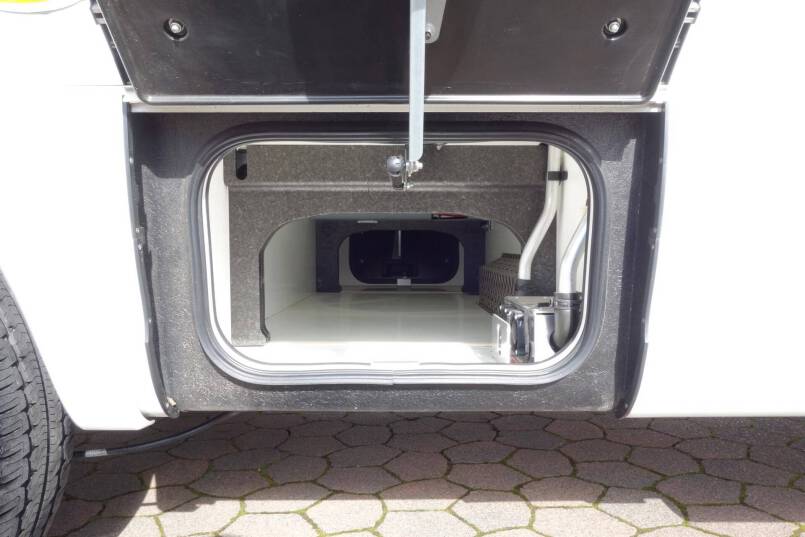 Hymer B 674 SL SupremeLine AUTOMAAT, 180 pk, 2 aparte bedden 14