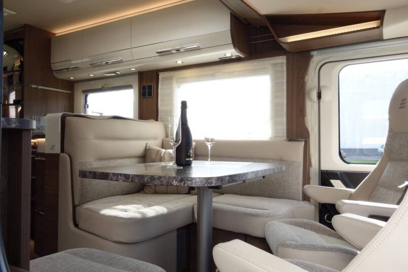 Hymer B 674 SL SupremeLine AUTOMAAT, 180 pk, 2 aparte bedden 27