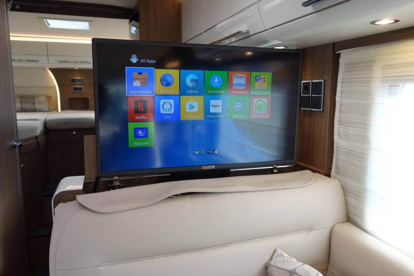 Hymer B 674 SL SupremeLine AUTOMAAT, 180 pk, 2 aparte bedden 32