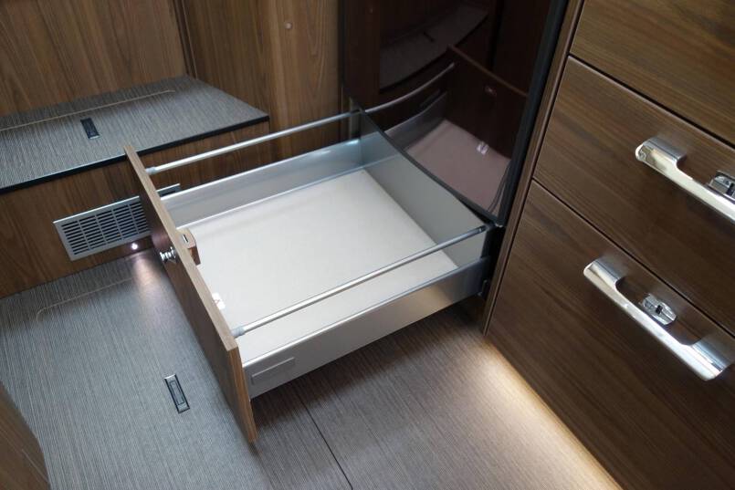 Hymer B 674 SL SupremeLine AUTOMAAT, 180 pk, 2 aparte bedden 41
