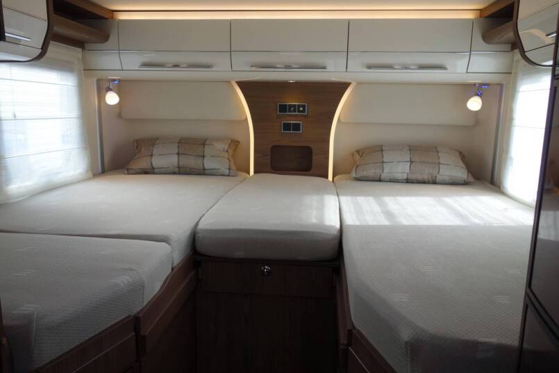 Hymer B 674 SL SupremeLine AUTOMAAT, 180 pk, 2 aparte bedden 42