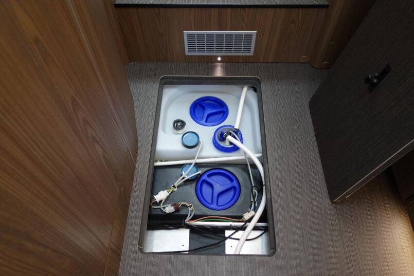 Hymer B 674 SL SupremeLine AUTOMAAT, 180 pk, 2 aparte bedden 50