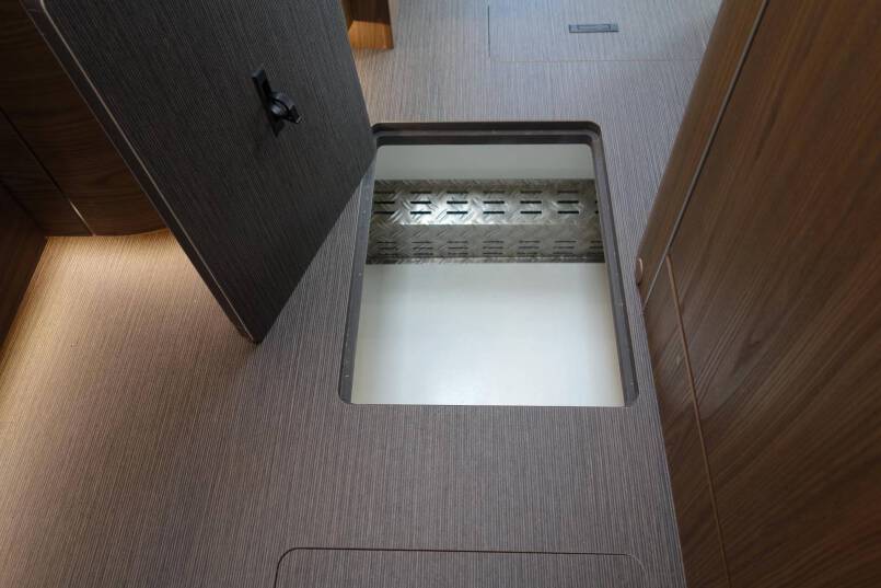 Hymer B 674 SL SupremeLine AUTOMAAT, 180 pk, 2 aparte bedden 51