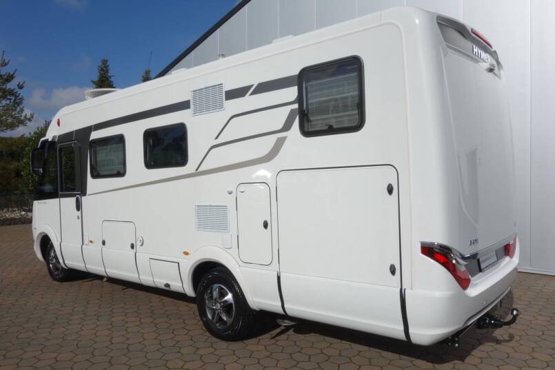 Hymer B 674 SL SupremeLine AUTOMAAT, 180 pk, 2 aparte bedden 6